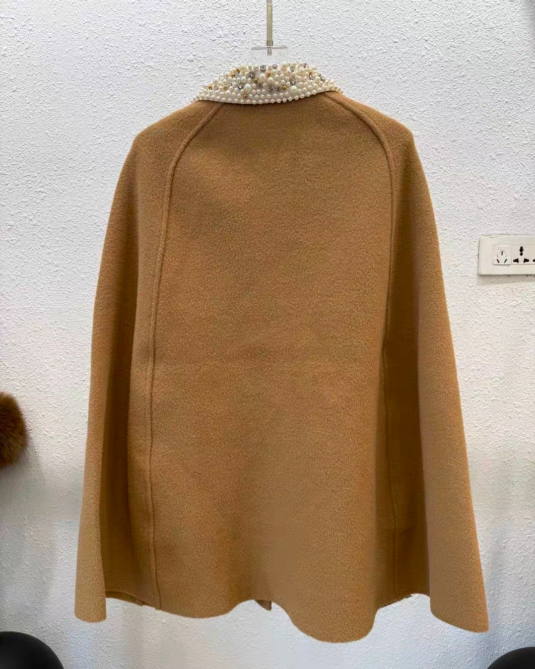 ビジューパールケープコート